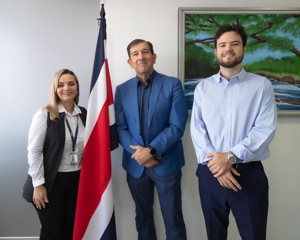 Grupo CMA y Universidad Latina impulsan alianza para fortalecer la formación de talento en ingeniería y tecnología